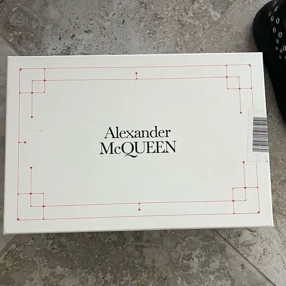 Alexander McQueen Oversized Eyelet Detail Sneakers in Black, New, Size 42 - Picture 9 of 11